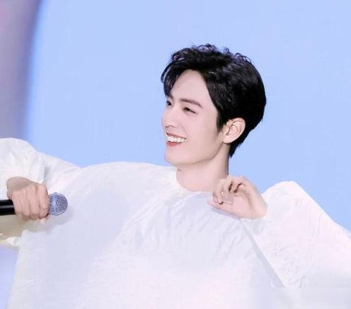 流量明星吃面包,揭秘明星日常饮食背后的故事