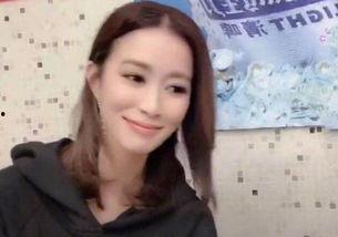 网红也在微笑中,传递正能量